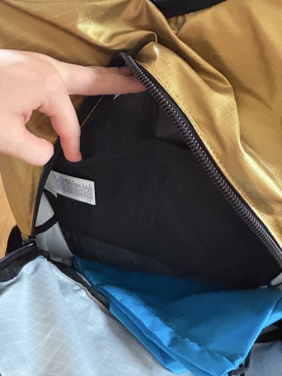 Arena Rucksäcke: Arena Rucksack Gold - nie benutzt – Neu und originalverpackt aus Kirchberg SG von lar_8mw6 7