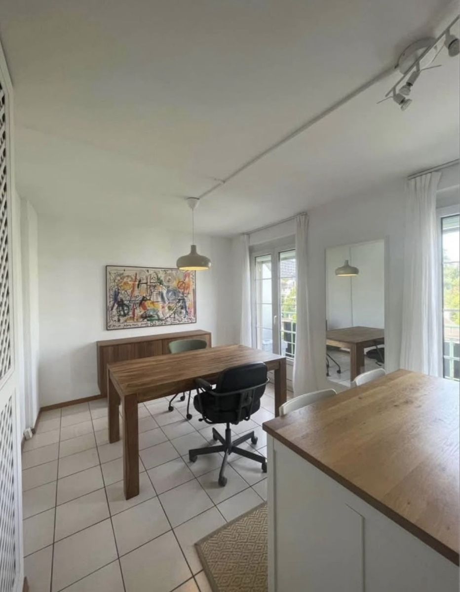 Tables: Table en bois massif – D'occasion à Villeret par sal_j758 1