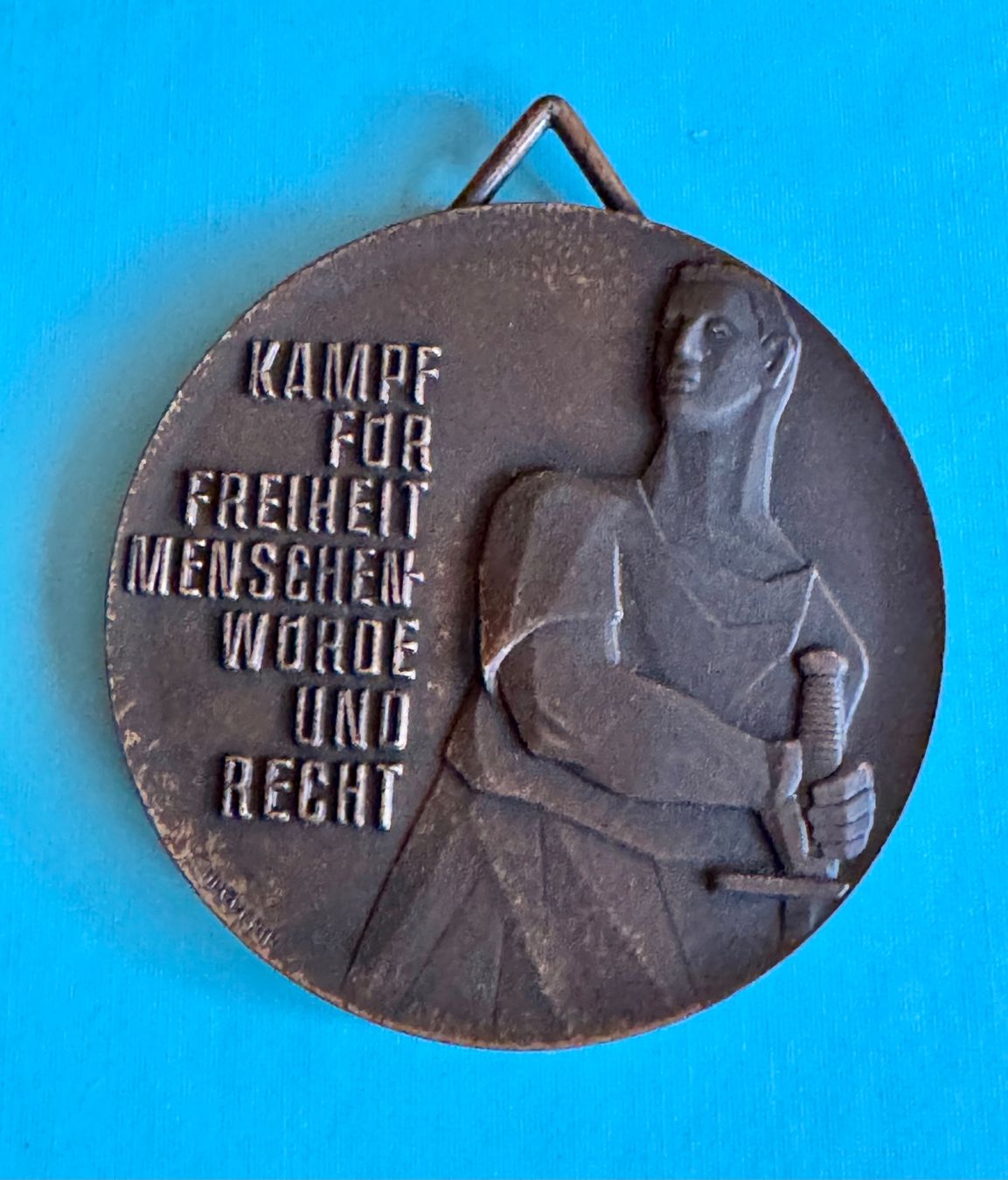 Medaillen: Bronzemedaille 246gr von 1964 – Gebraucht aus Grabs von Barbstucky