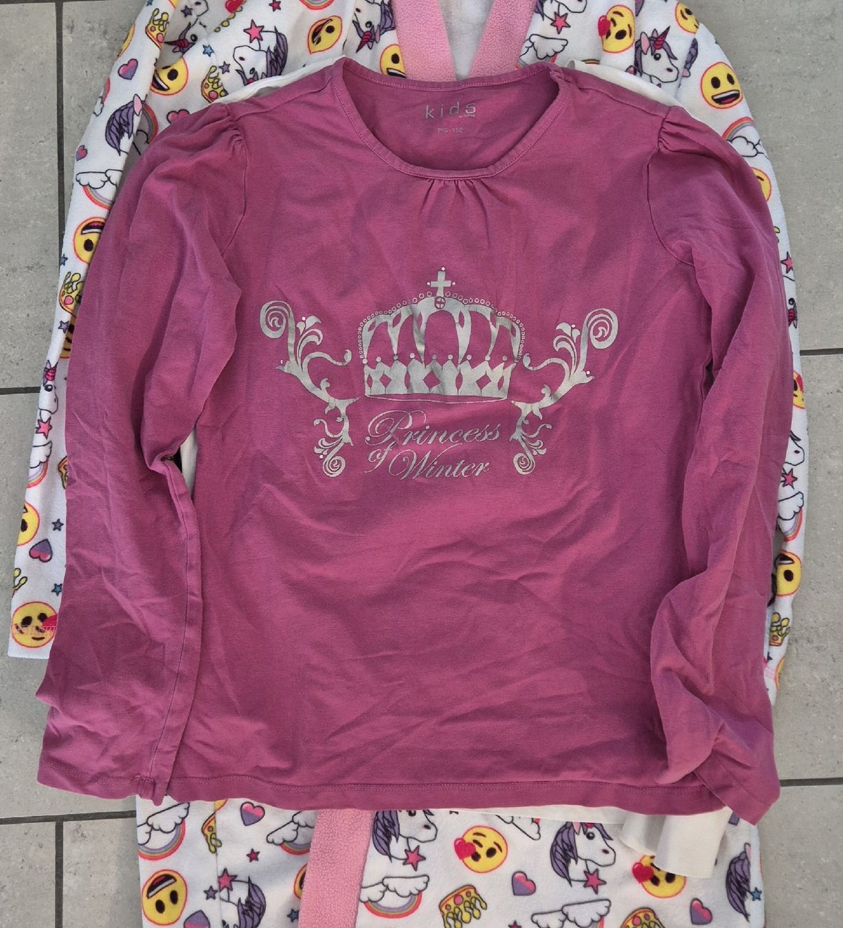 Lotti & Set di vestiti: 3er Set: Bademantel, langarm Shirt Einhorn – Usato da Zofingen venduto da Shile 3