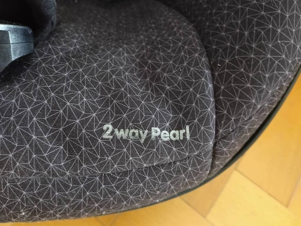 Seggiolini per auto: Siège auto Maxi Cosi 2Way Pearl avec base Isofix – Usato da Lausanne venduto da ft79 2