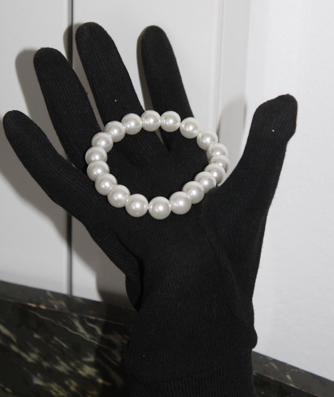 Armbänder & -reifen: Perlen Armband, elastisch – Gebraucht aus Locarno von madame-tus-sauds