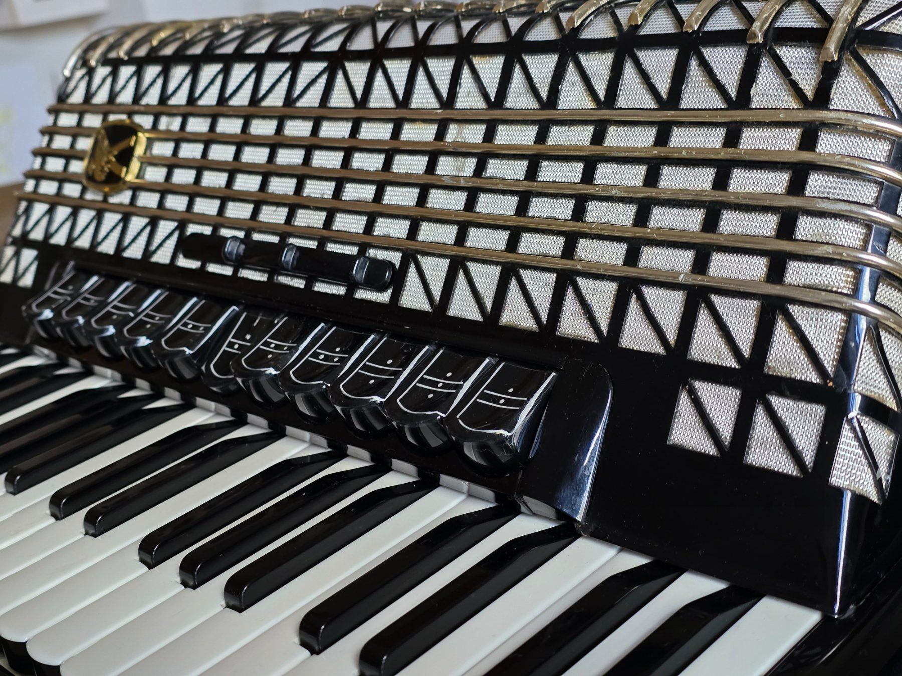 Hohner Musikinstrumente: Akkordeon Hohner Atlantic de luxe IV – Gebraucht aus Rheinfelden von jjschiavone 2