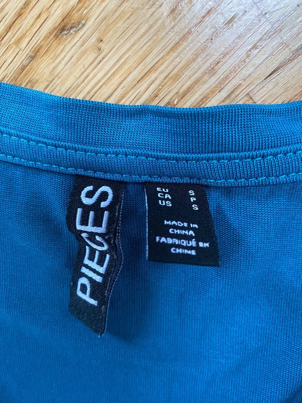Pieces T-shirt: Tshirt Pieces – Usato da Zürich venduto da Fabienne059 1