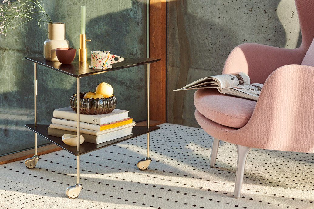 Fritz Hansen Tavoli: Fritz Hansen AJ Trolly Side Table, Esche schwarz – Nuovo e nell'imballaggio originale da Erlen venduto da mat_jm2f 4