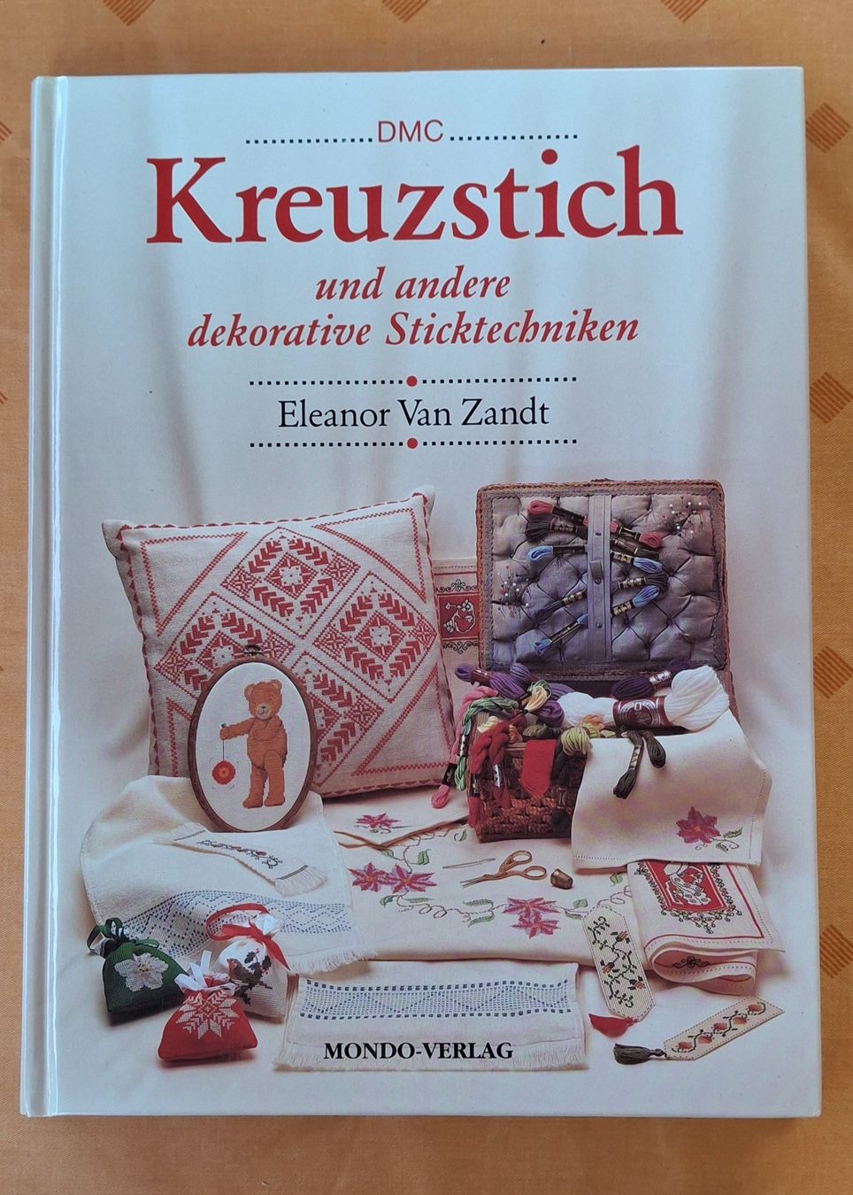 Libri: Buch "Kreuzstich und andere dekorative Sticktechniken" – Usato da Wislikofen venduto da jessy75