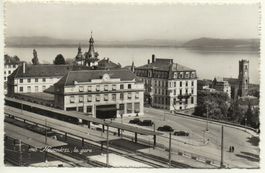 NEUCHÂTEL Bahnhof mit Bahn, Auto