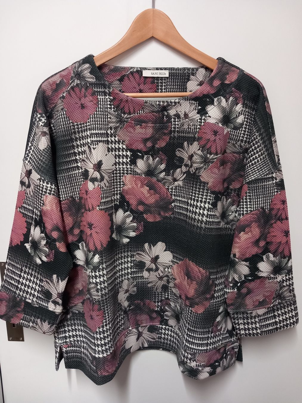 Pullover & Sweatshirts: SANI BLU Pullover Gr.42, Karo, Blumen, Top Zustand! – Gebraucht aus Gwatt (Thun) von umwelt-brocki 2