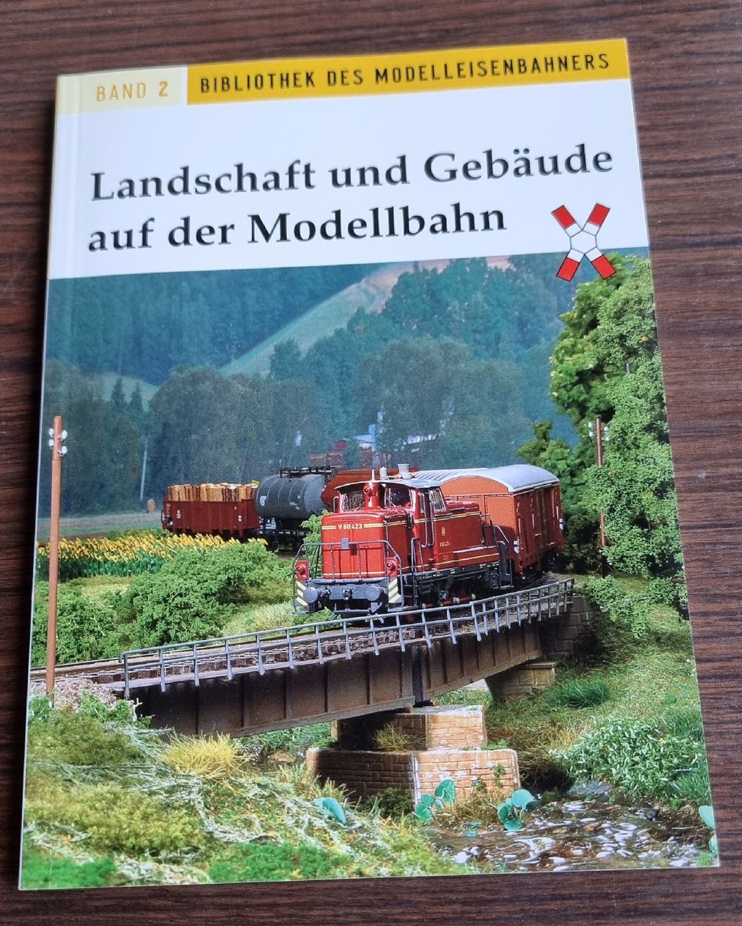 Modellini di ferrovie: Landschaft und Gebäude auf der Modellbahn – Usato da Au ZH venduto da Krokodil08