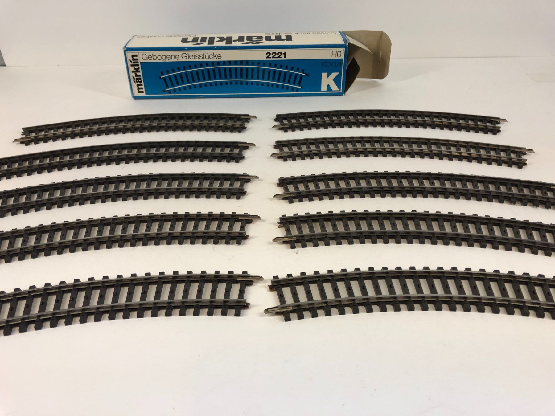 Märklin Modellini di ferrovie: Märklin H0 2221 gebogenes Gleis – Usato da Rodersdorf venduto da Joerg11