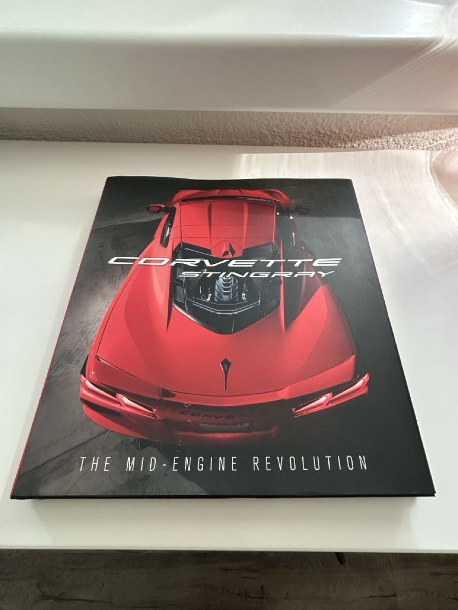 Libri: Corvette Stingray The Mid-Engine Revolution Buch NEU – Nuovo (secondo la descrizione) da Au ZH venduto da GPA_75