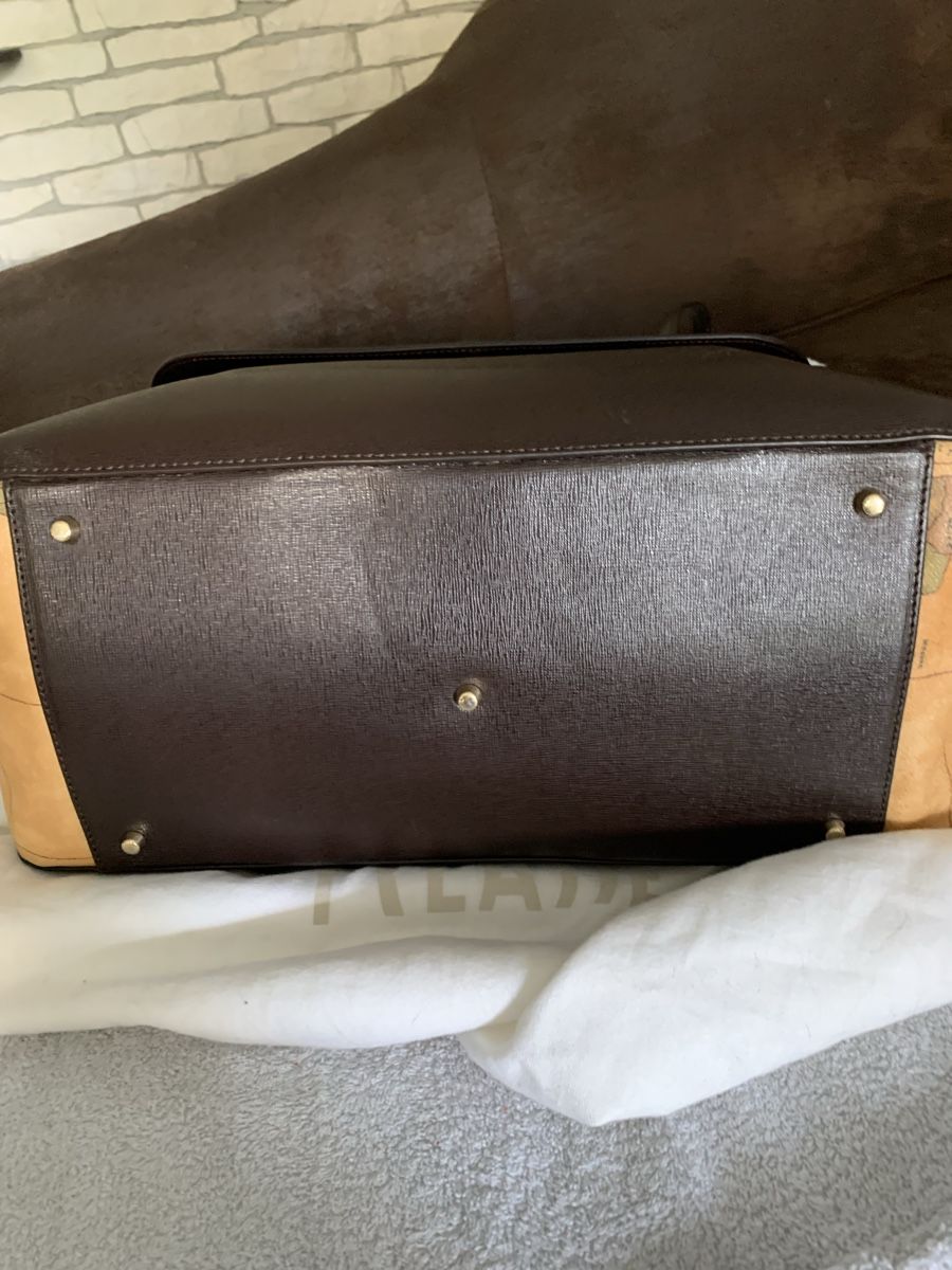 Alviero Martini Taschen für Damen: SOMMERHIT Alviero Martini Tasche – Gebraucht aus Bergdietikon von zor_856j 1