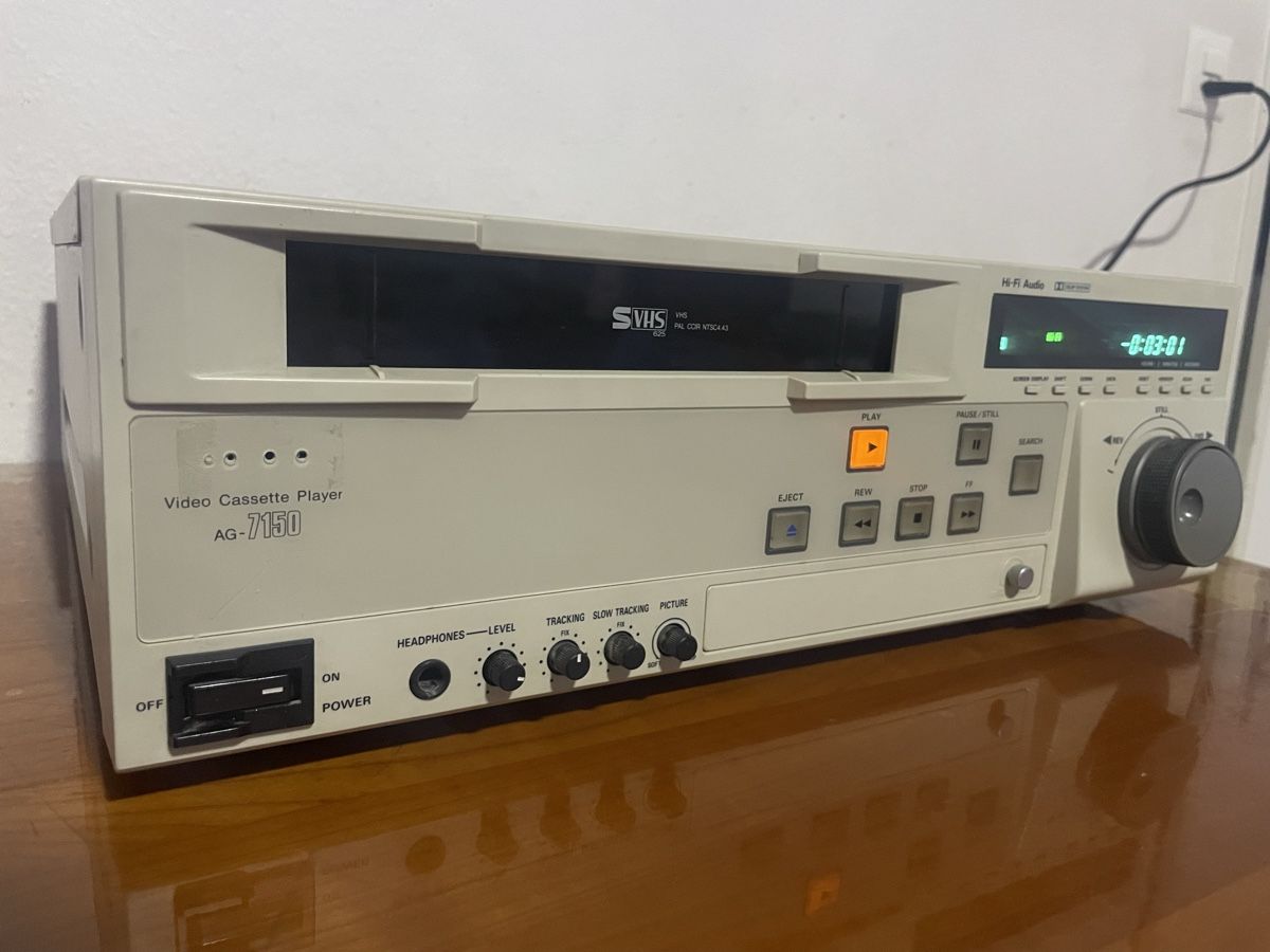 Panasonic Aufnahmegeräte: Panasonic AG-7150 S-VHS Video – Gebraucht aus Zürich von semi16 2