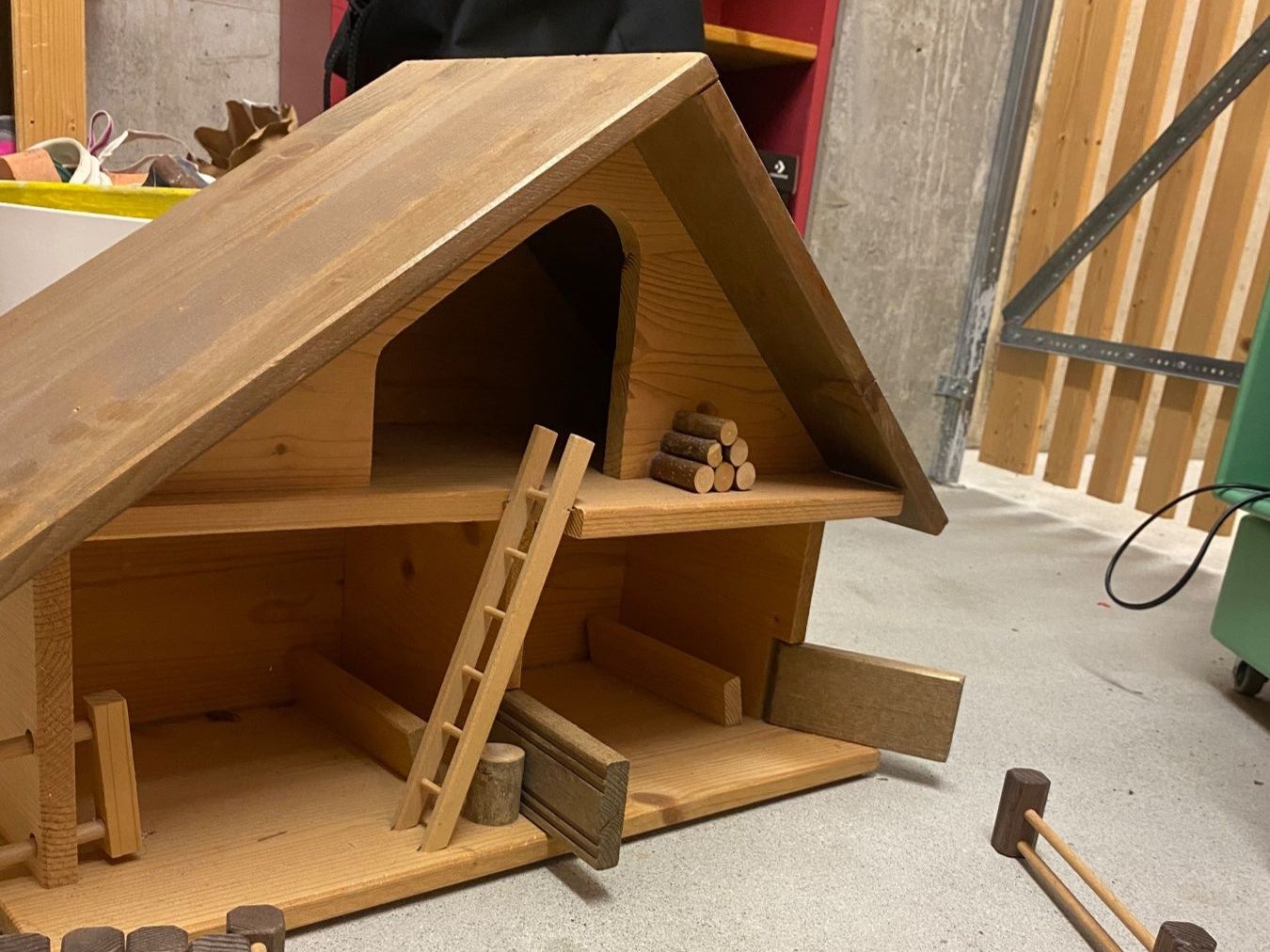 Jouets: Holzstall – D'occasion à Zürich par Anjalu 2