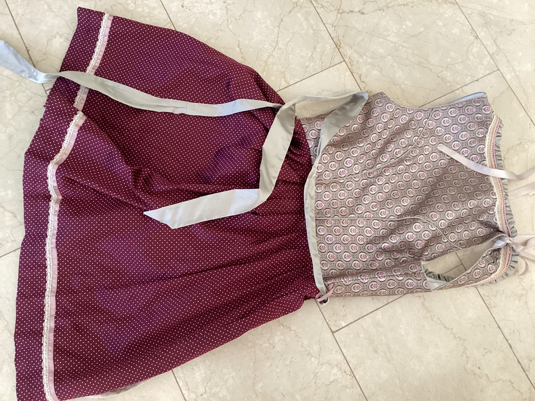 Robes: Stockerpoint Dirndl Gr 42 – Neuf (Voir description) à Flüelen par ne08 3