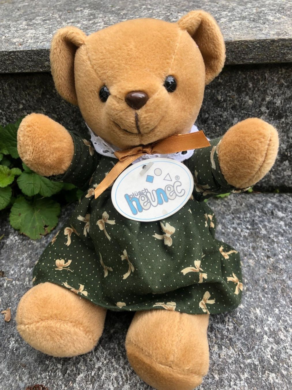 Giocattoli: Teddybärmädchen Heunec ,  NEU! – Nuovo (secondo la descrizione) da St. Gallen venduto da Blin