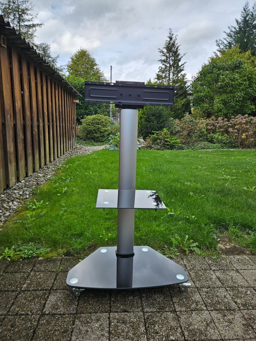 Supporti a parete: Bildschirmständer rollbar – Usato da Luzern venduto da chr_d8ly