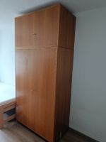Kleiderschrank, 2 teilig aus Nussbaum massiv