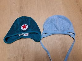 2 Mützchen, Gr. 62/68, selten getragen und in gutem Zustand