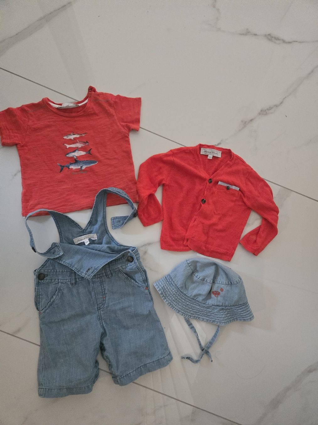 Lotti & Set di vestiti: Tartine et Chocolat  Ensemble garçon 18 mois – Usato da Le Landeron venduto da Plushka 8