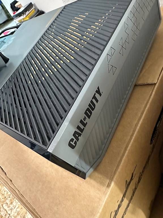 Microsoft Console: X Box Limited Edition - Call Duty – Usato da Gümligen venduto da patrick127 2