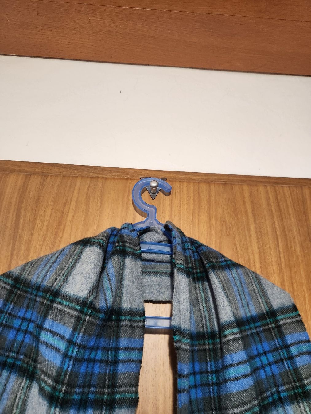 Foulard & Sciarpe: Écharpe tartan laine Scottish Experience bleu  – Usato da Niedergösgen venduto da Eva2410 3