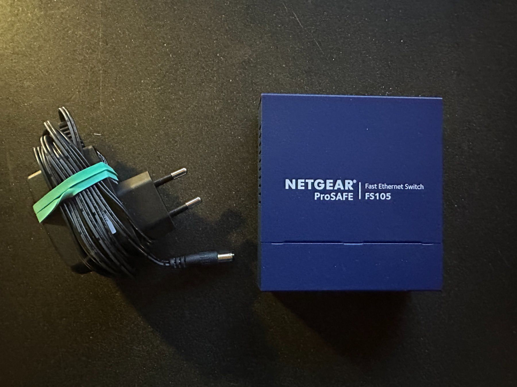 Netgear Hub & Switch: Netgear Prosafe FS105 – Usato da Corserey venduto da Albooster 2