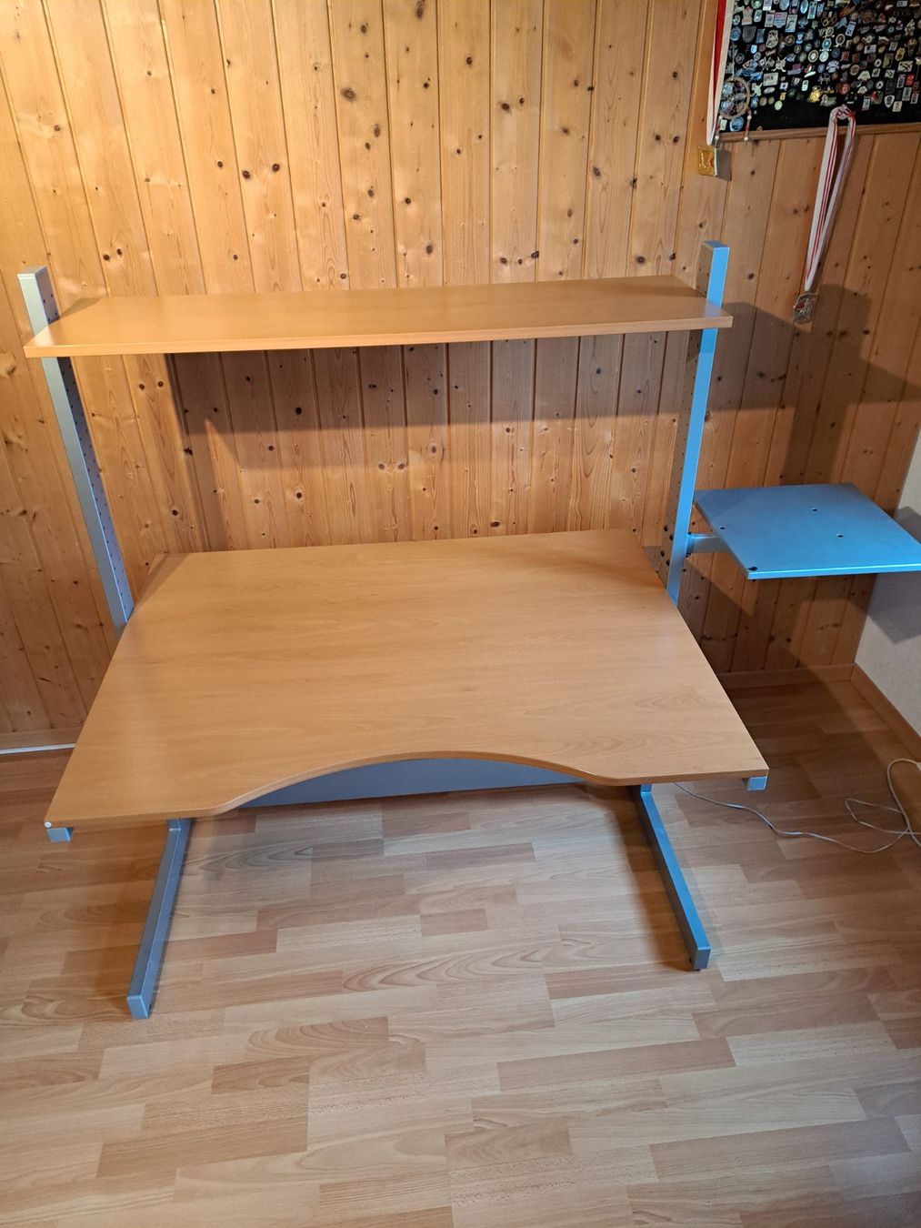 Schreibtische: Schreibtisch mit Druckerkonsole – Gebraucht aus Hettiswil von san_kf5h 1
