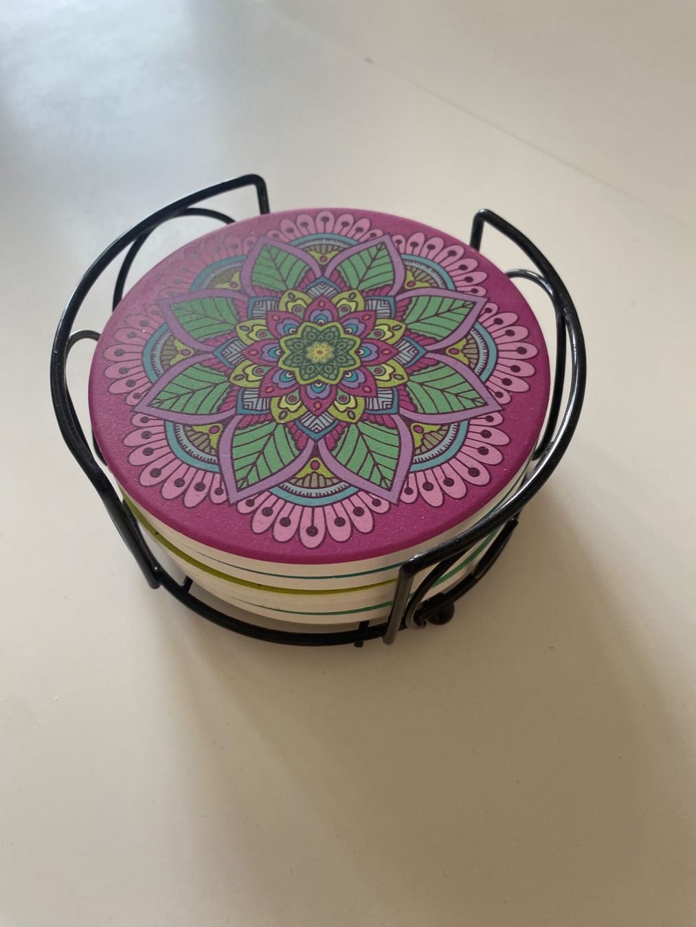 Sottobicchieri: Mandala Untersetzer Set mit Halter – Usato da Basel venduto da NormaJean01 2
