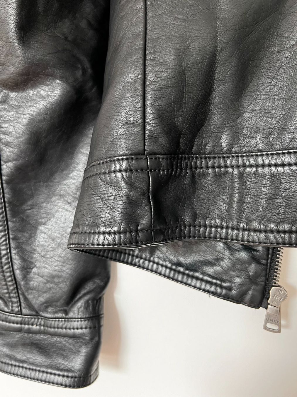 Giacche: ONLY Kunstlederjacke schwarz Gr. 36 S Übergangsjacke – Usato da Flurlingen venduto da MIPILG 3