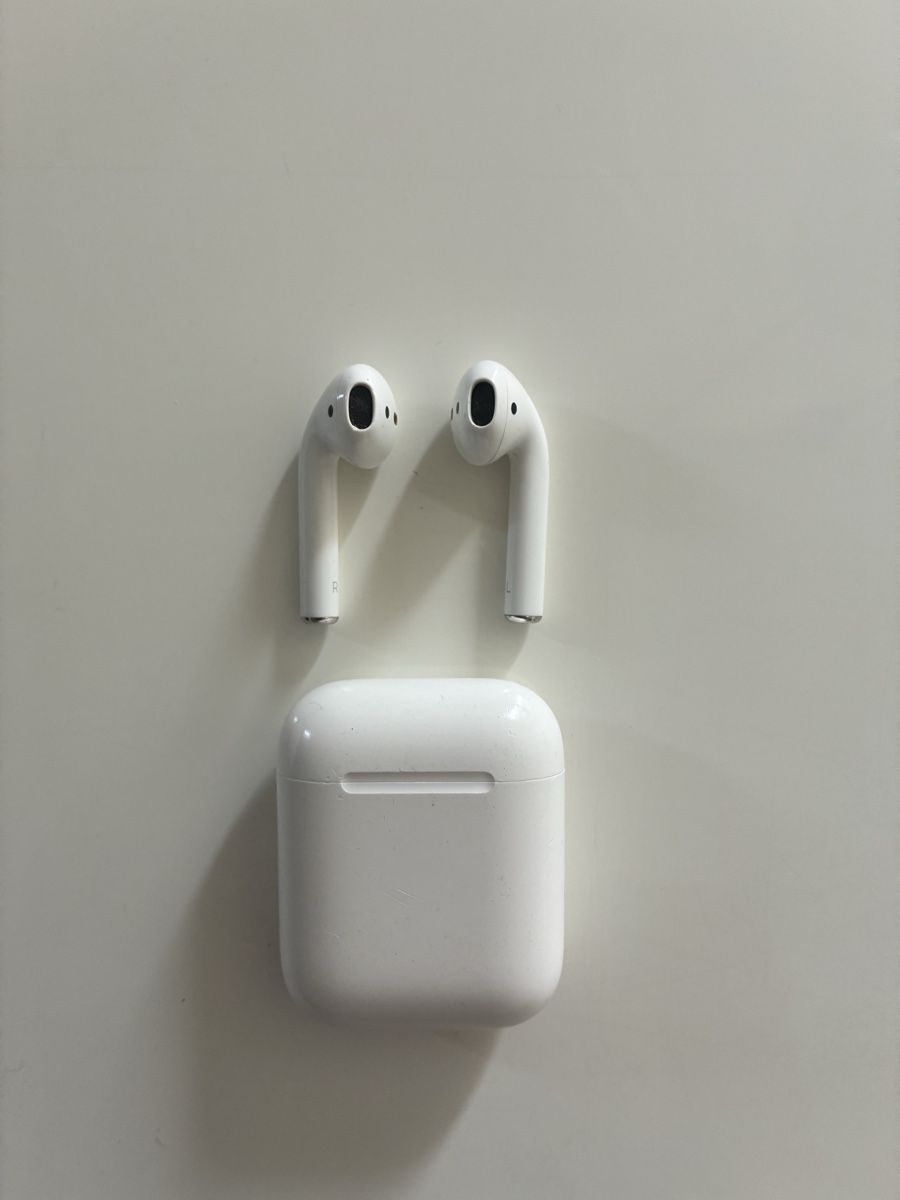Apple Kopfhörer: Apple AirPods avec boîtier de charge – Gebraucht aus Carouge GE von har_mc95 2