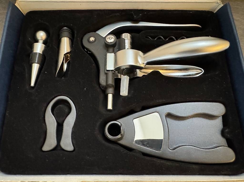Apribottiglie & Tappi per chiusura: Zapfen/Korkenzieher-Set – Nuovo e nell'imballaggio originale da Winterthur venduto da UGRO