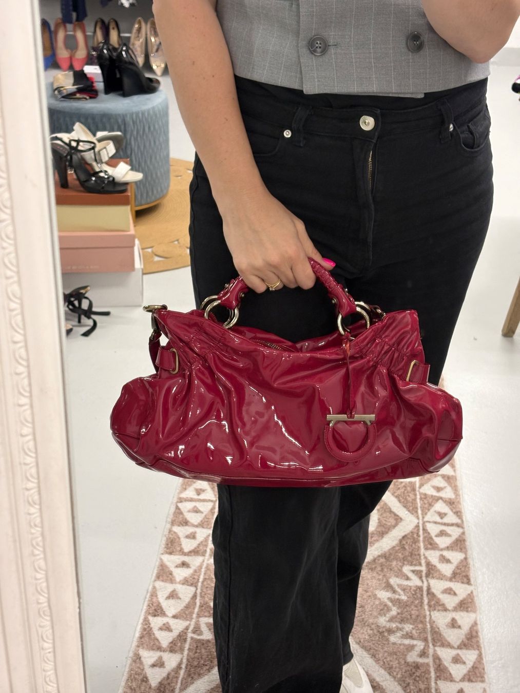 Salvatore Ferragamo Borse da donna: Ferragamo Ava Schultertasche pink Lackleder – Nuovo (secondo la descrizione) da Regensdorf venduto da secondchancefashion 6