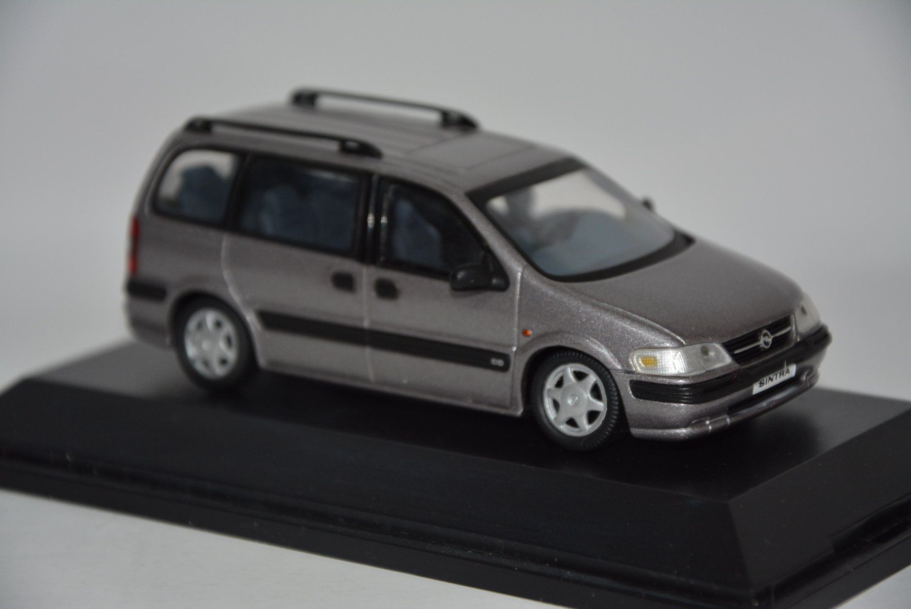 Opel Modellini d'auto: Opel Sintra 1996 , Schuco , 1:43 – Nuovo e nell'imballaggio originale da Goldach venduto da Feivel9 4