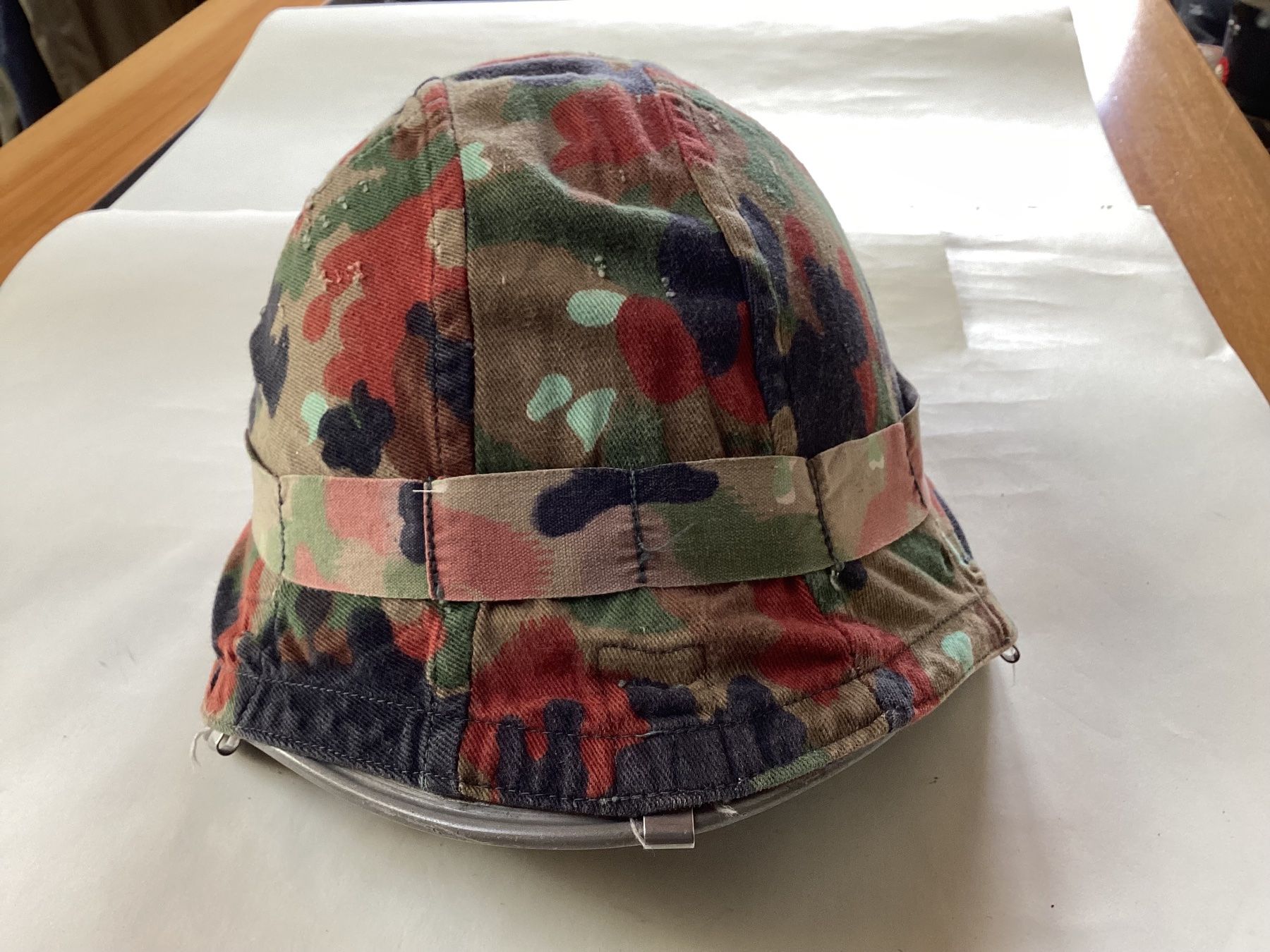 Schweizer Armee Uniformen: Helmbezug zu Helm 18 – Gebraucht aus niederurnen von Hagugelmann