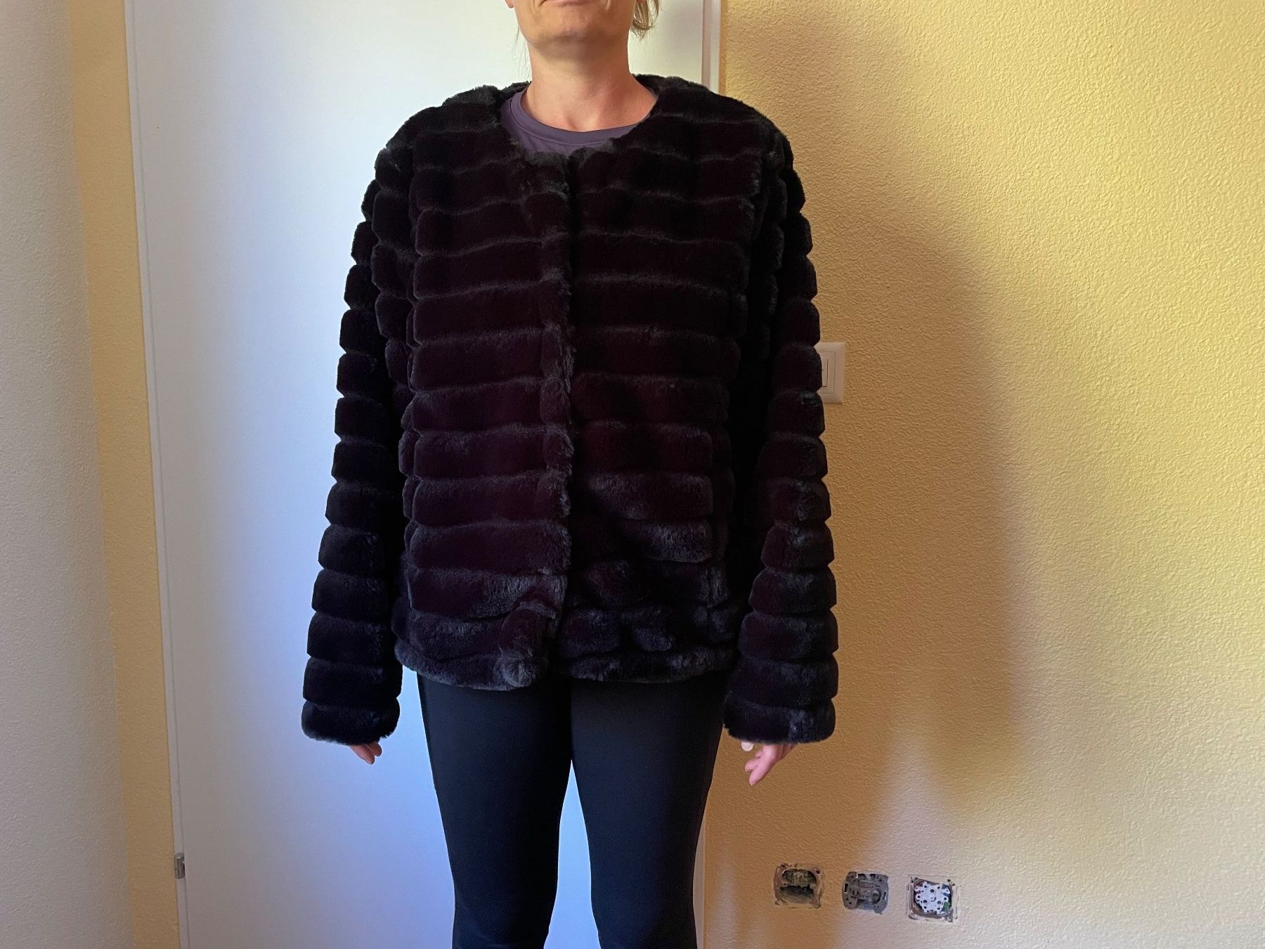 Giacche: Kunstfell Winterjacke schwarz gr.L – Usato da Winkel venduto da jen_5wrx