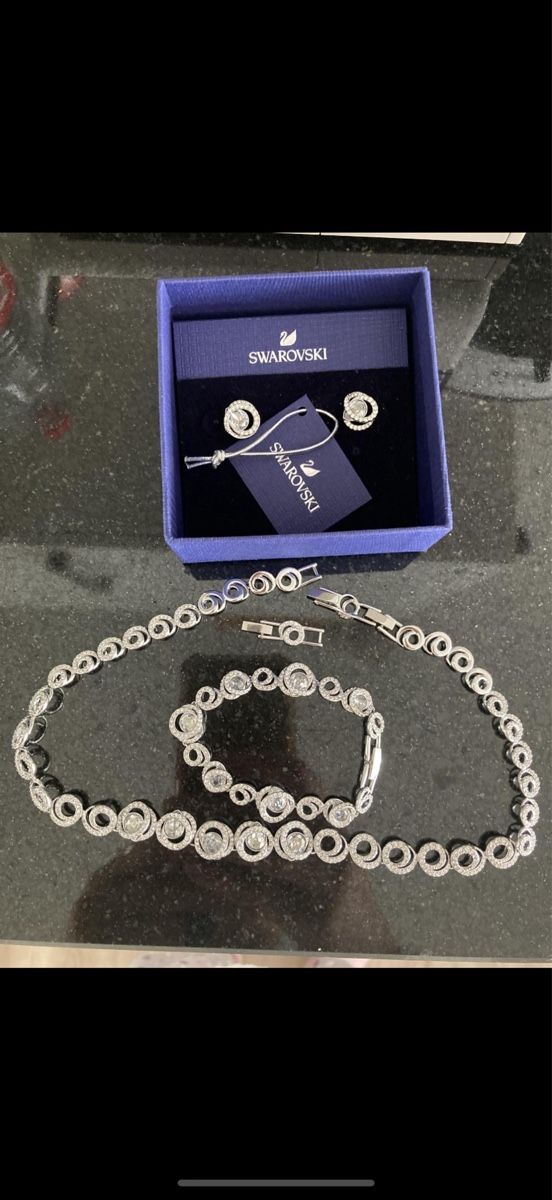 Swarovski Autres bijoux: Schmuck-Set Swarovski – Neuf (Voir description) à Othmarsingen par Oeunlu