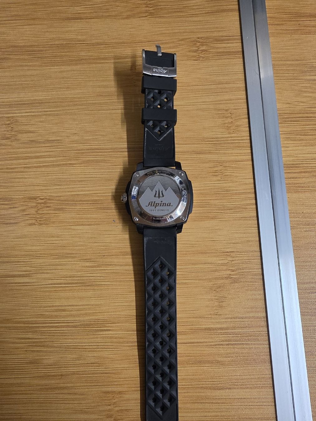 Smartwatch: Montre Alpina Seastrong – Défectueux à Val-d'Illiez par AntiqueG 2