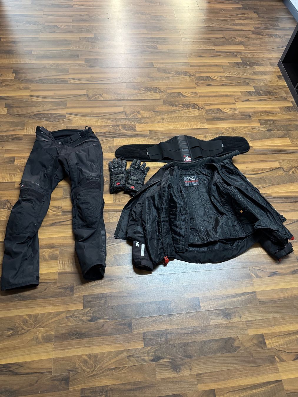 Lotti & Set di vestiti: Motorrad Ausrüstung – Usato da Riedt b. Erlen venduto da stefan7110 2
