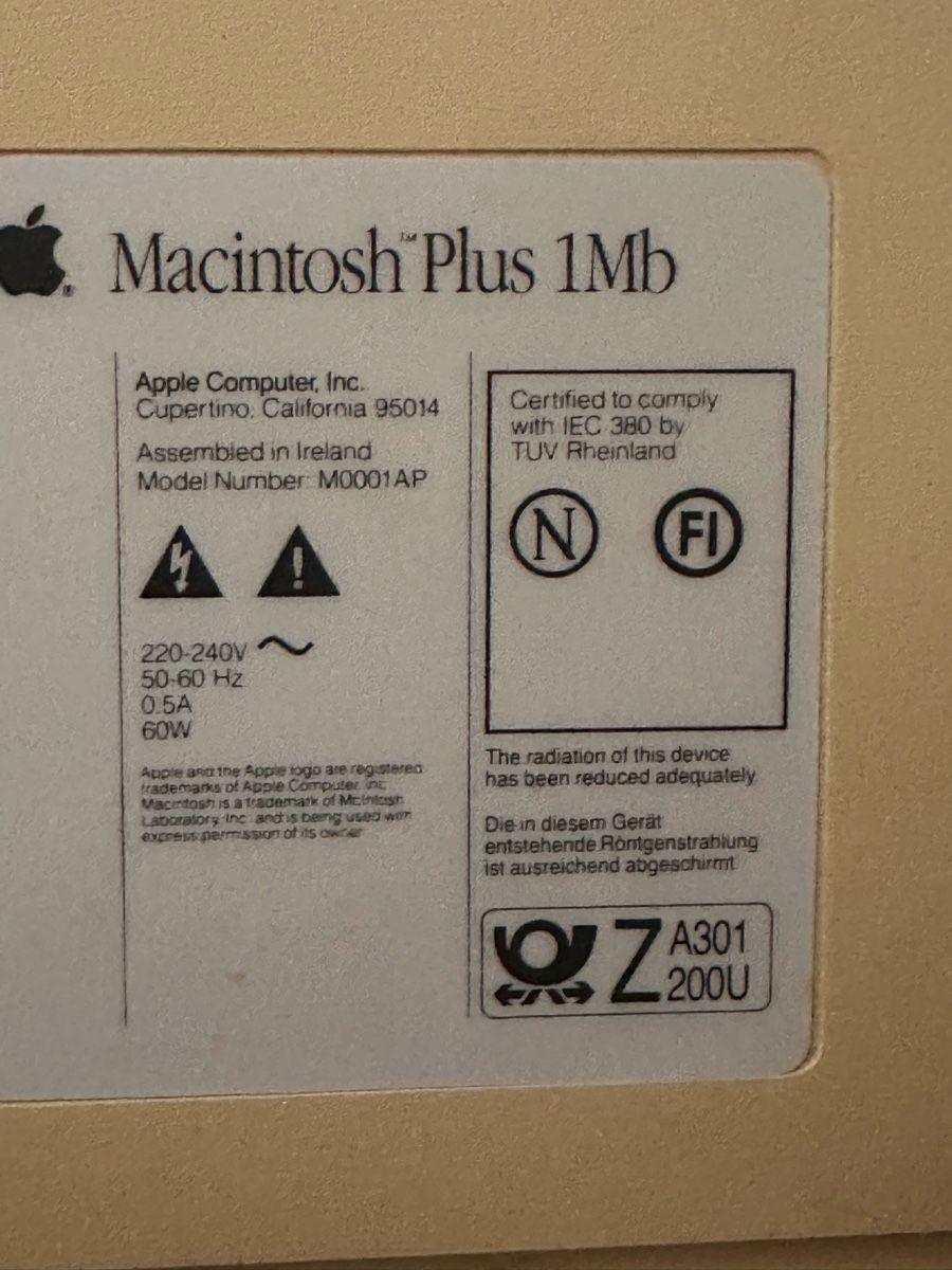 Apple PC: Apple Macintosh Plus mit 20 MB Harddisc und Tasche – Usato da Thalwil venduto da mabara42 2