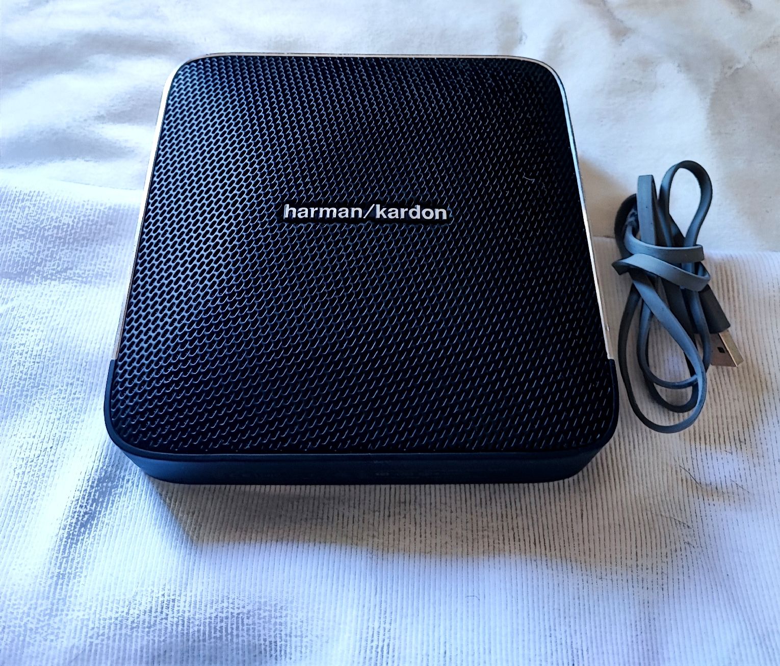 Harman-Kardon Casse acustiche: Harman Kardon Esquire tragbarer Bluetooth-Lautsprecher  – Usato da Zollikofen venduto da zar_j67f 6