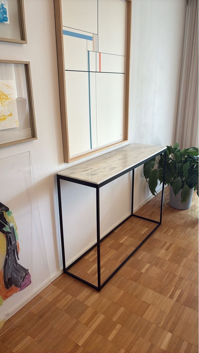 Scaffali: Modern Marble & Metal Display Shelf - Spring Decor – Usato da Kloten venduto da raqueldocouto