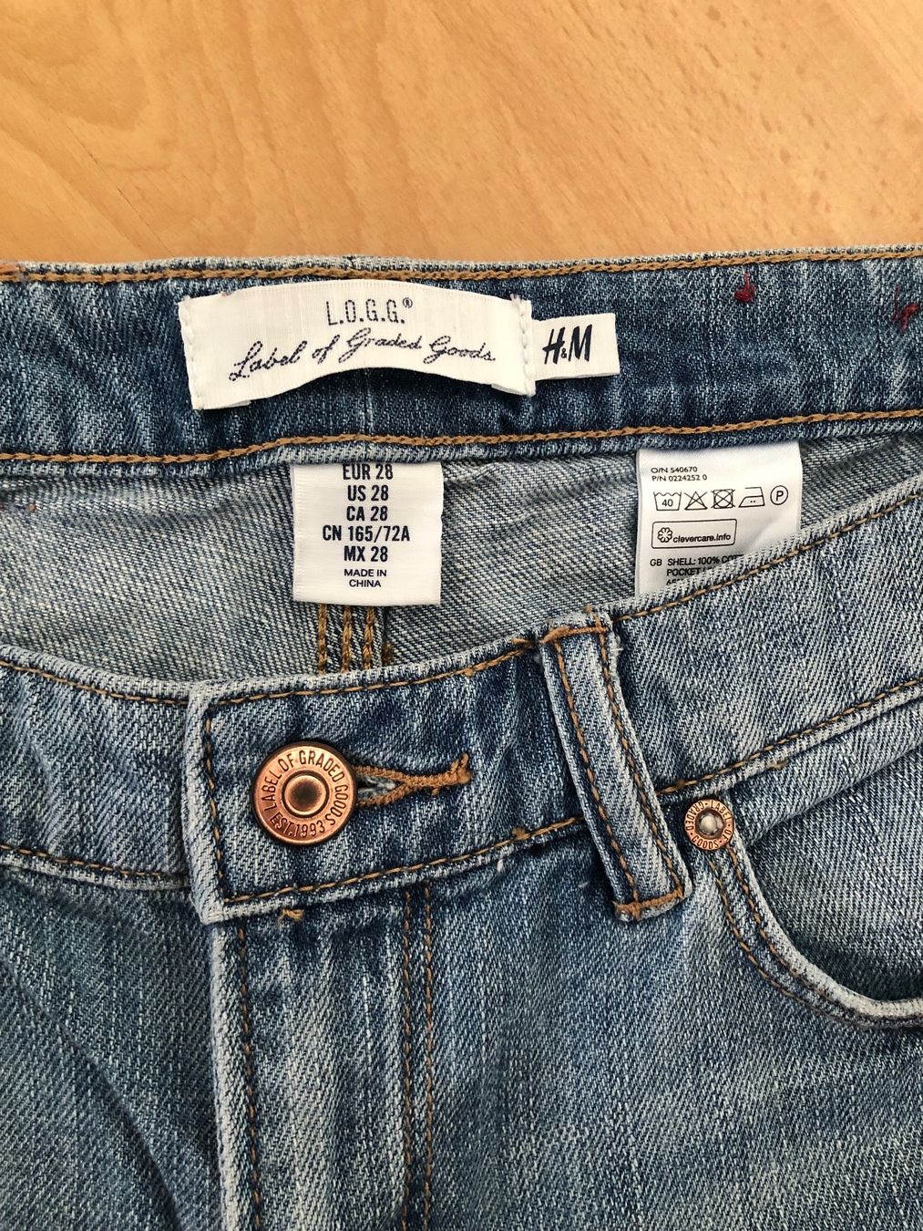 H&M Jeans: Jeanshose kurz Gr 28 – Gebraucht aus Zürich von Herbion1 1