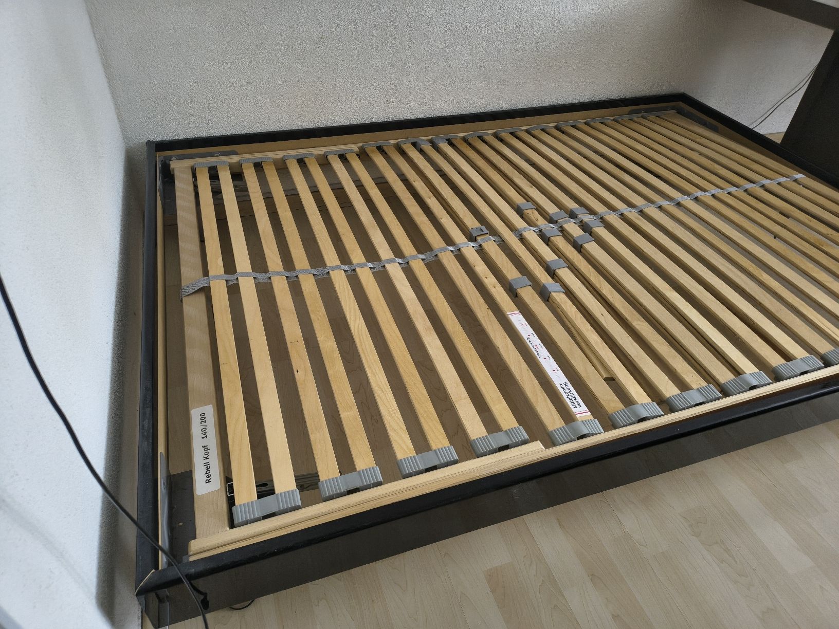Betten: Bettgestell + Lattenrost 140 x 200 – Gebraucht aus Bazenheid von tani22 2