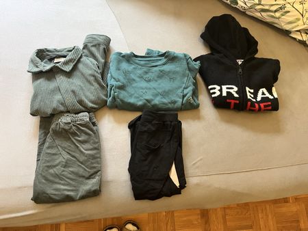 Lot vêtements 2-4 ans