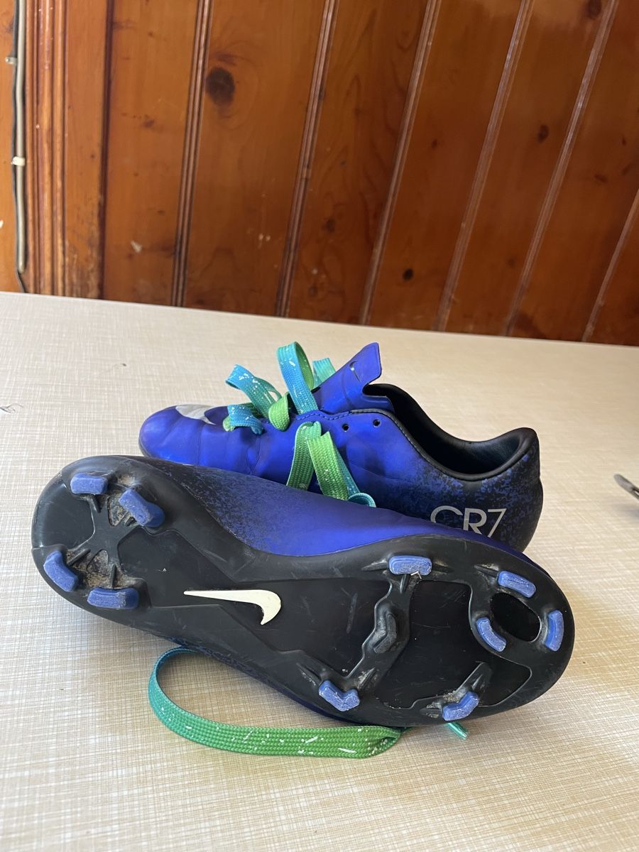 Nike Schuhe für Jungen: Fussballschuhe  – Gebraucht aus Sarn von pla_mb5v 1