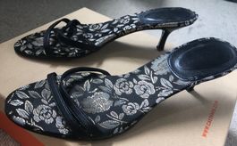 Elegant black kitten heel mules with leather straps EU39