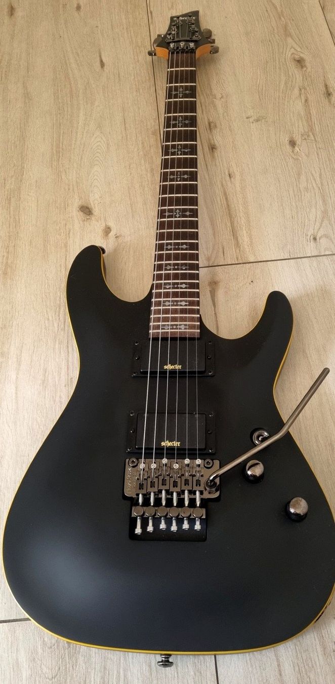 Strumenti musicali: Guitare Schecter Demon noire active – Usato da Lyss venduto da yan_lc2v