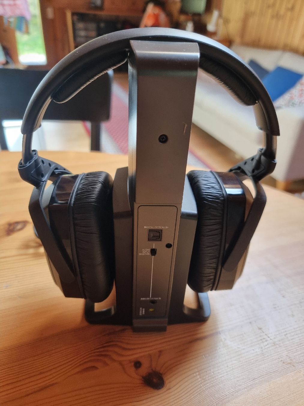 Sennheiser Cuffie: Sennheiser RS 175 Funkkopfhörer-System mit Sender – Usato da Thun venduto da Neuschnee 1