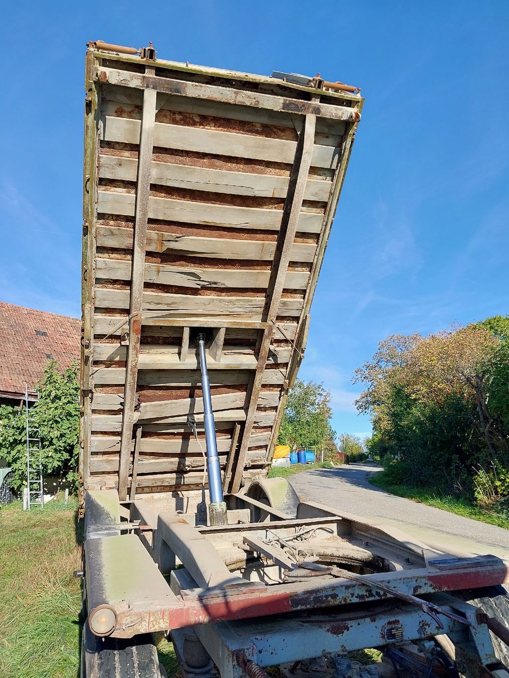 Lanz + Marti Anhänger: Anhänger/Kipper 12Tonnen – Gebraucht aus Bützberg von jenzer87 3